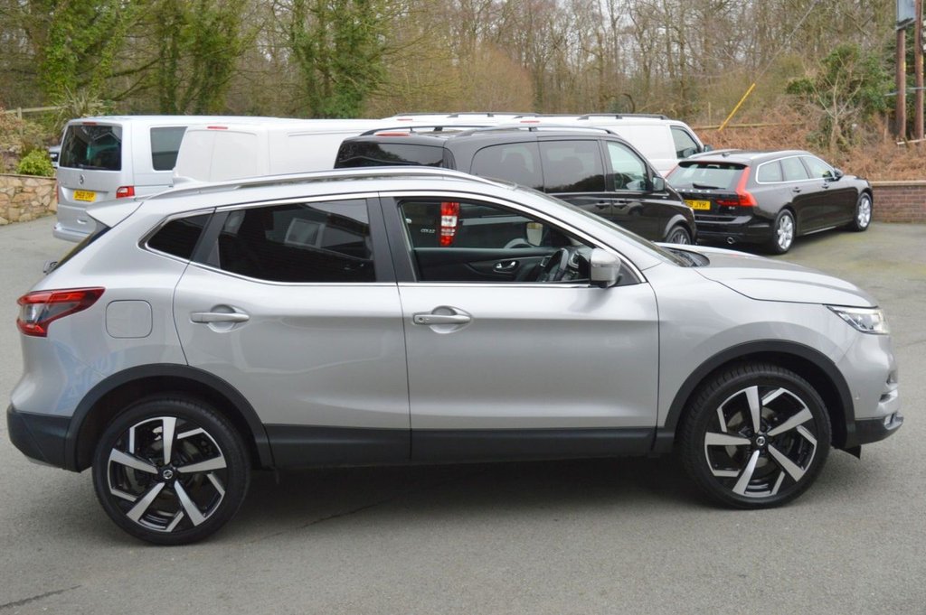 Used Nissan Qashqai 2017 for sale - 77593733: Photo 11