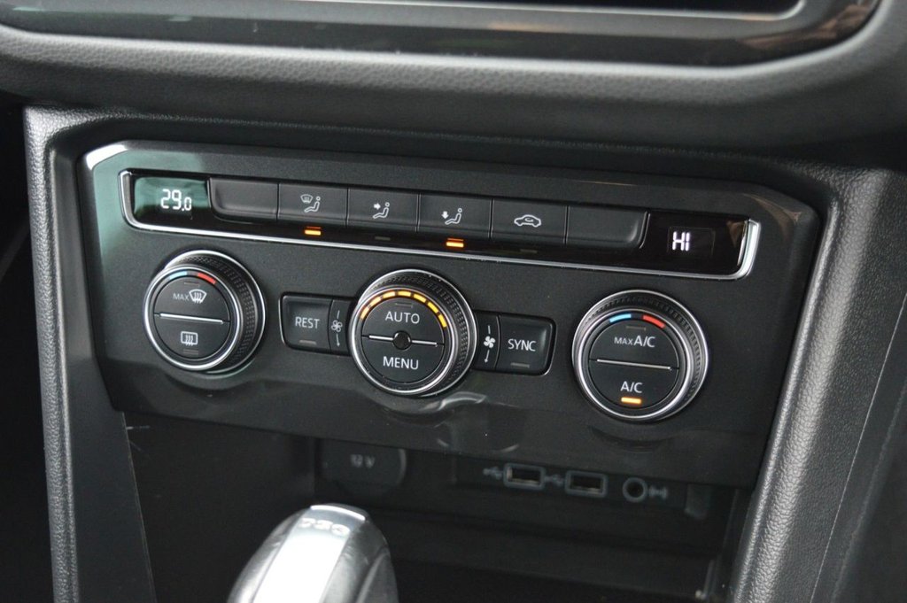 Used Volkswagen Tiguan 2018 for sale - 76655300: Photo 38