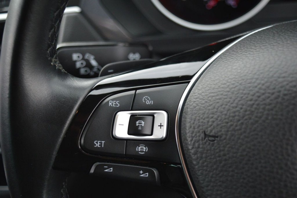 Used Volkswagen Tiguan 2018 for sale - 76655300: Photo 41