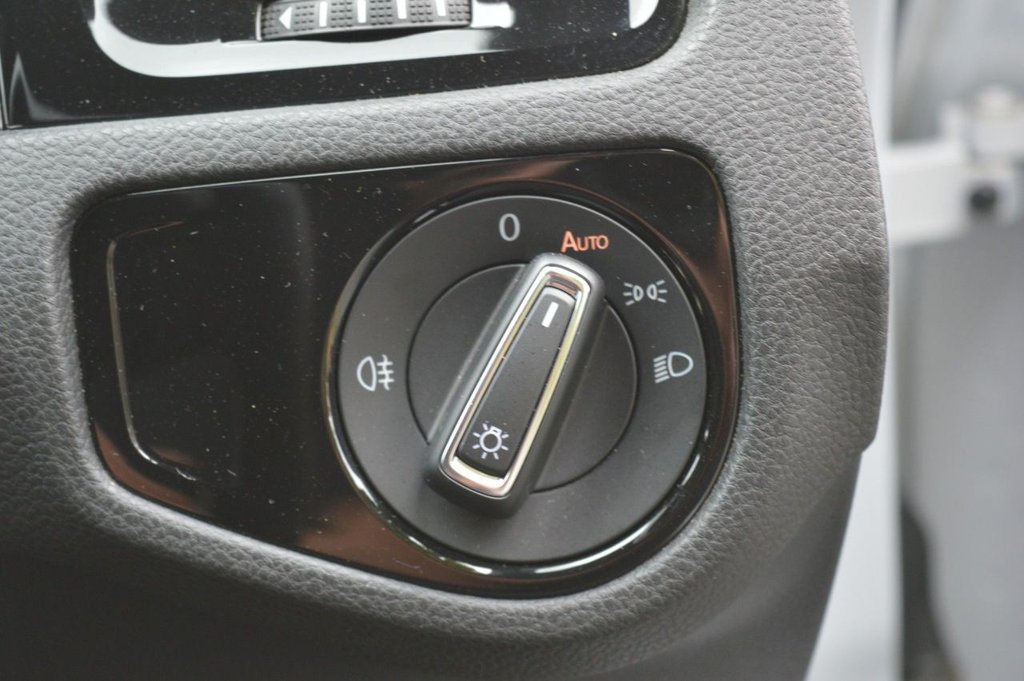 Used Volkswagen Golf 2018 for sale - 76660191: Photo 37