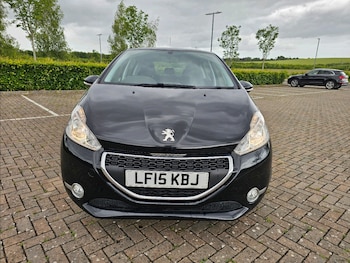 Used Peugeot 208 2015 for sale - 78681102: Photo