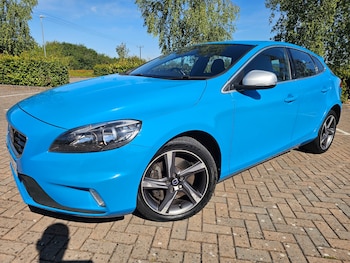 Used Volvo V40 2015 for sale - 79458471: Photo