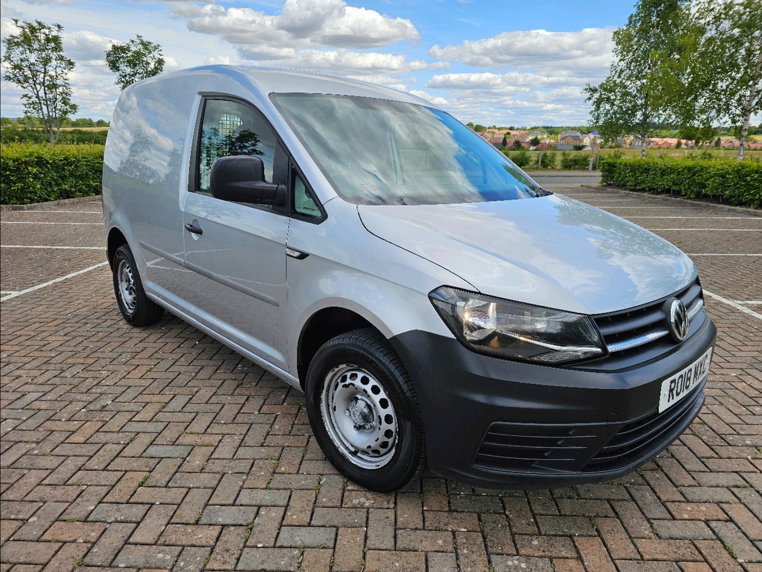 Used Volkswagen Caddy 2018 for sale - 76386809: Photo 1