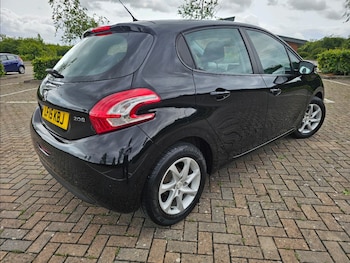 Used Peugeot 208 2015 for sale - 75095962: Photo