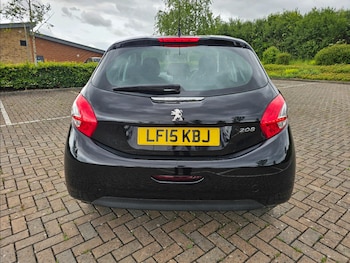 Used Peugeot 208 2015 for sale - 75095962: Photo