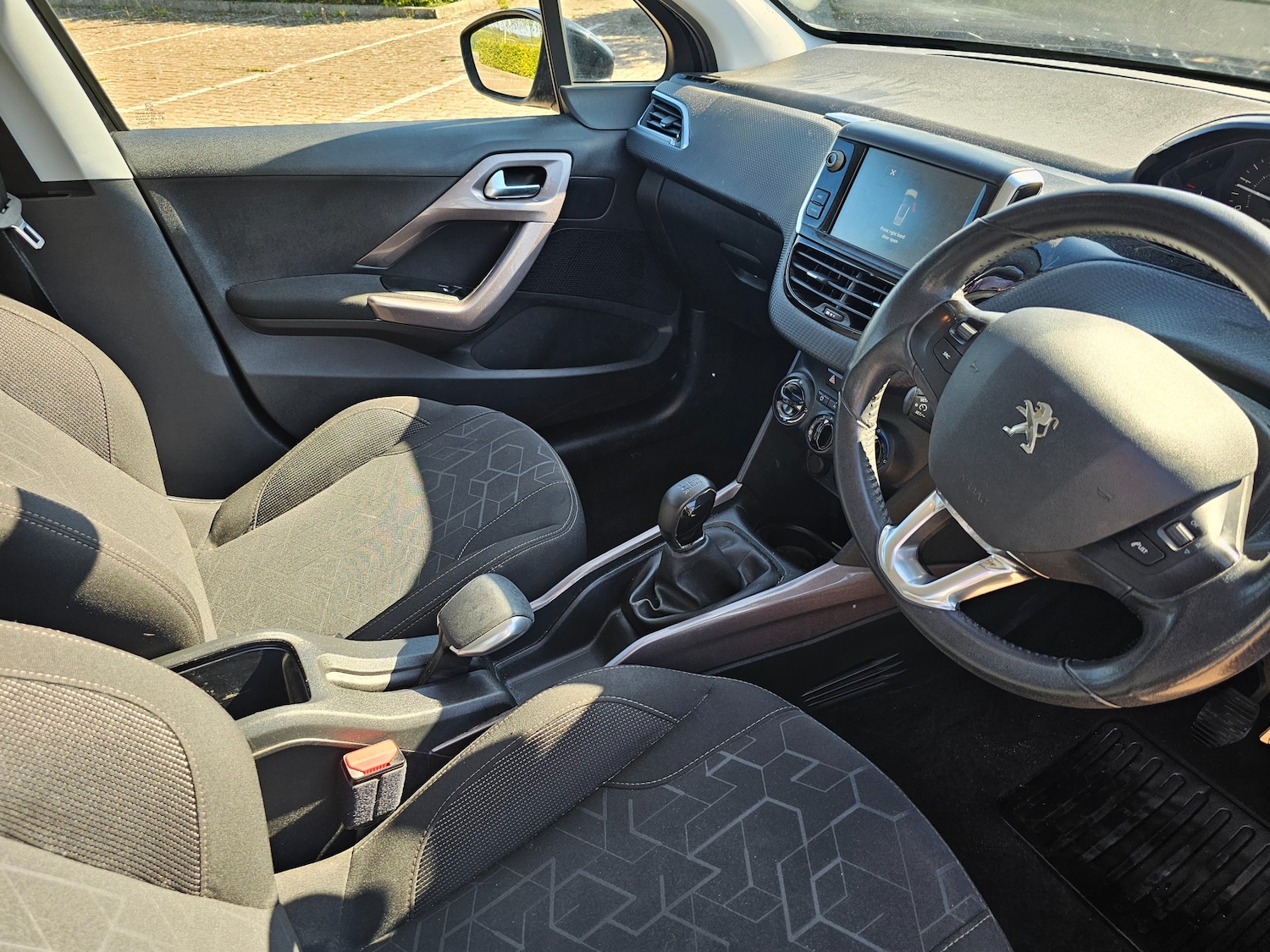 Used Peugeot 2008 2015 for sale - 76386899: Photo 3