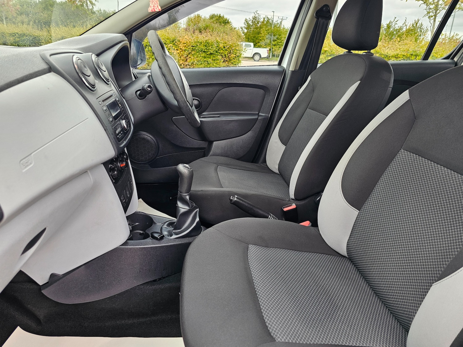 Used Dacia Sandero 2014 for sale - 76386897: Photo 4