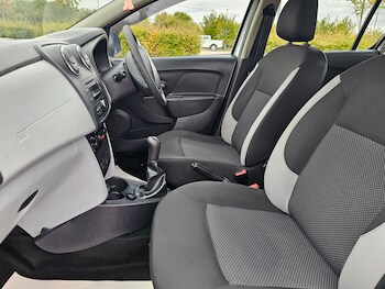 Used Dacia Sandero 2014 for sale - 76386897: Photo