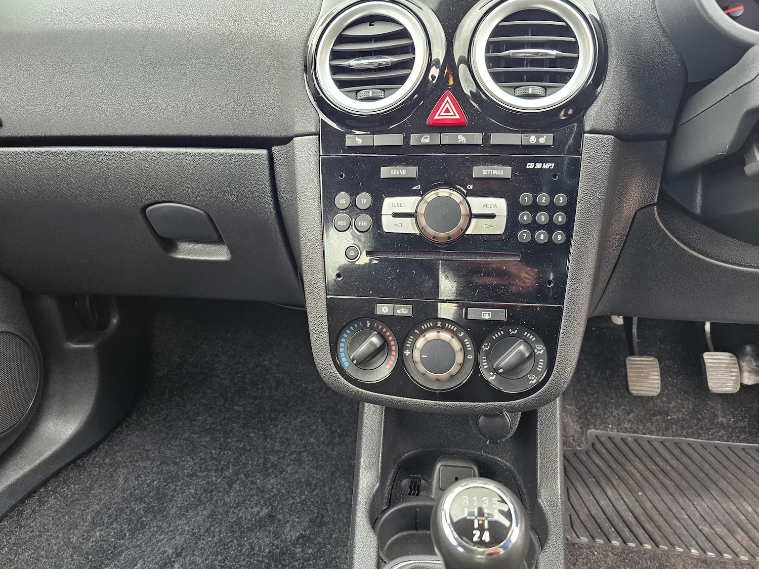 Used Vauxhall Corsa 2014 for sale - 76386876: Photo 3