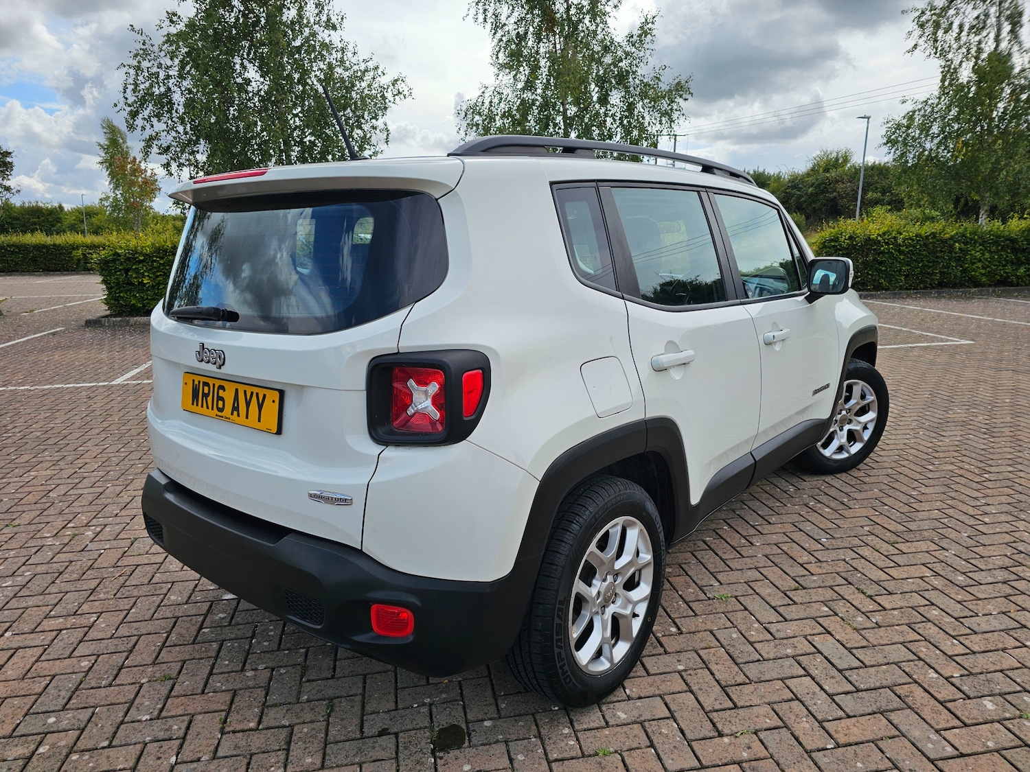 Used Jeep Renegade 2016 for sale - 76386854: Photo 2