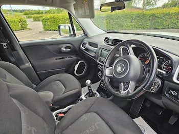 Used Jeep Renegade 2016 for sale - 76386854: Photo