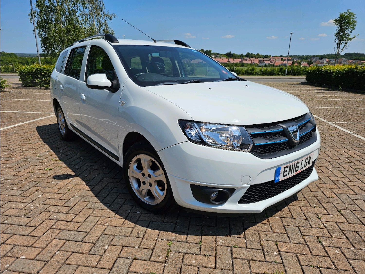 Used Dacia Logan MCV 2016 for sale - 76386850: Photo 2