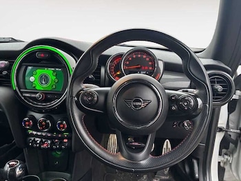 Used MINI Hatch 2019 for sale - 77160089: Photo