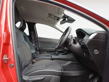 Used Renault Captur 2024 for sale - 79101538: Photo