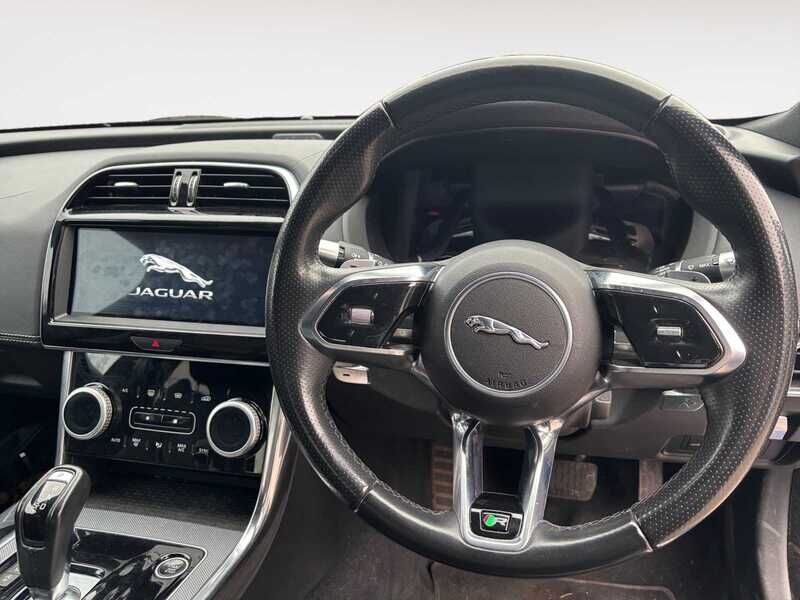Used Jaguar XE 2019 for sale - 78027346: Photo 4