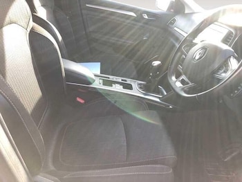 Used Renault Megane 2019 for sale - 76456657: Photo