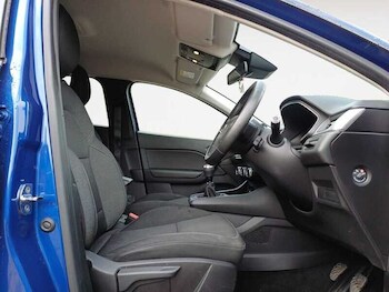 Used Renault Captur 2020 for sale - 79127016: Photo