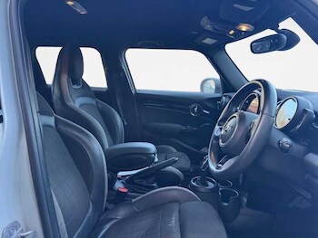 Used MINI Hatch 2022 for sale - 77284010: Photo