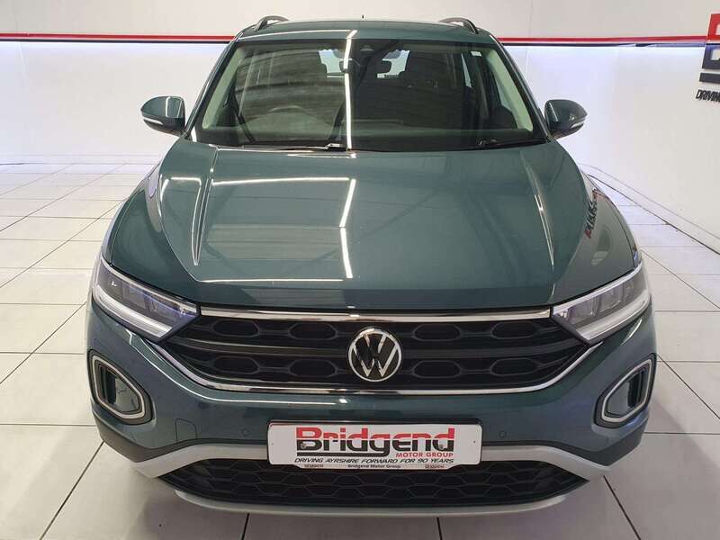 Used Volkswagen T-Roc 2023 for sale - 77813864: Photo 2