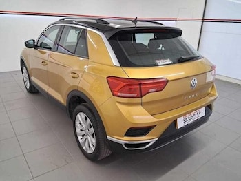 Used Volkswagen T-Roc 2019 for sale - 76136650: Photo