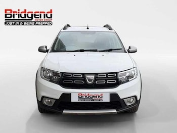 Used Dacia Sandero Stepway 2019 for sale - 76336223: Photo 2