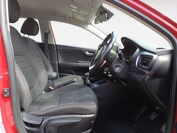 Used Kia Stonic 2023 for sale - 79446845: Photo