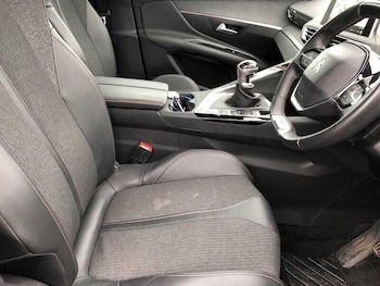 Used Peugeot 3008 2020 for sale - 76457342: Photo