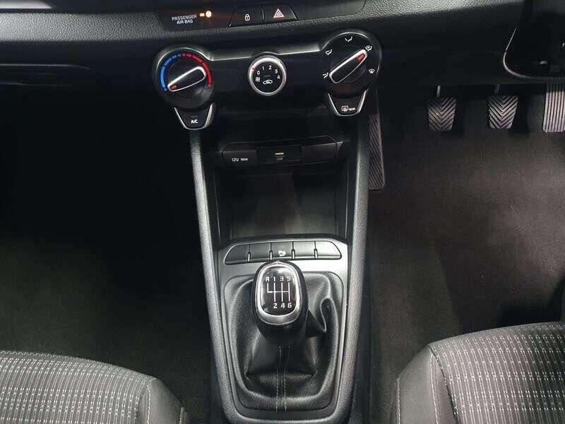 Used Kia Stonic 2022 for sale - 76138053: Photo 18