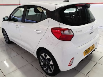 Used Hyundai i10 2024 for sale - 79309912: Photo