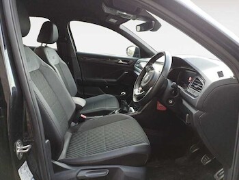 Used Volkswagen T-Roc 2019 for sale - 77272515: Photo