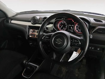 Used Suzuki Swift 2023 for sale - 77432820: Photo