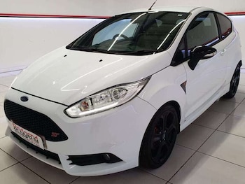 Used Ford Fiesta 2017 for sale - 77814618: Photo