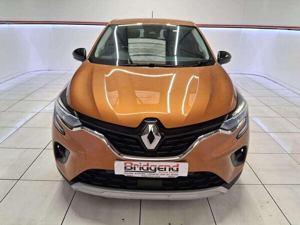 Used Renault Captur 2021 for sale - 76137937: Photo 2