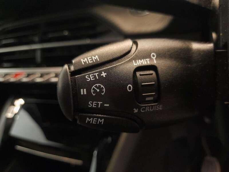 Used Peugeot 2008 2023 for sale - 77490917: Photo 11