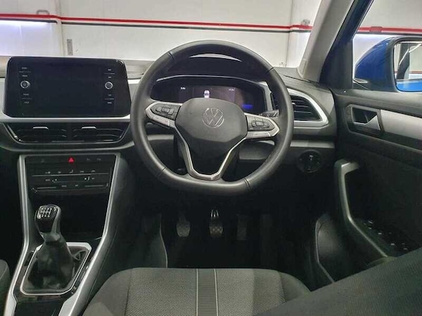 Used Volkswagen T-Roc 2024 for sale - 76137348: Photo 10