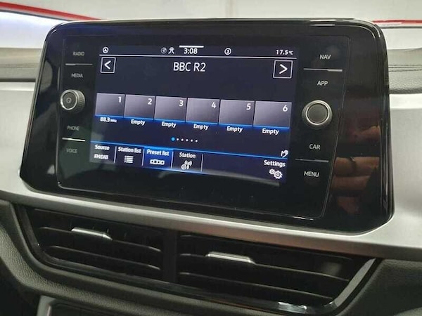 Used Volkswagen T-Roc 2024 for sale - 76137348: Photo 15
