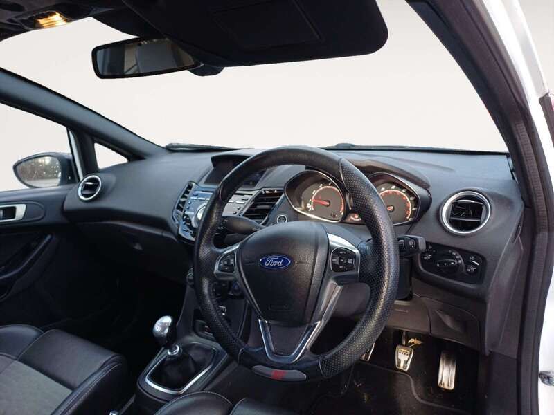 Used Ford Fiesta 2017 for sale - 77651636: Photo 2