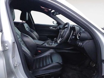 Used Alfa Romeo Giulia 2020 for sale - 76457330: Photo