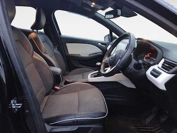 Used Renault Clio 2023 for sale - 77114306: Photo