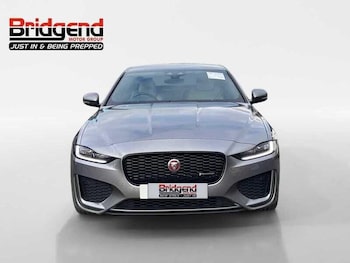 Used Jaguar XE 2019 for sale - 76317909: Photo