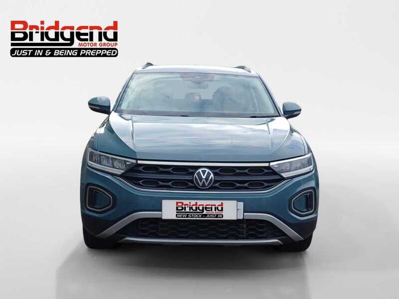 Used Volkswagen T-Roc 2023 for sale - 77404743: Photo 2