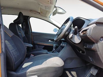 Used Dacia Sandero Stepway 2021 for sale - 79242304: Photo