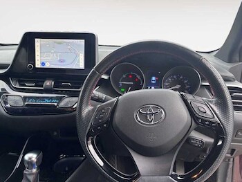 Used Toyota C-HR 2022 for sale - 77379452: Photo