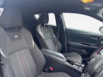 Used Toyota C-HR 2022 for sale - 77379452: Photo