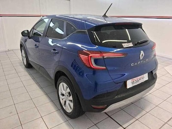 Used Renault Captur 2022 for sale - 76136531: Photo 4