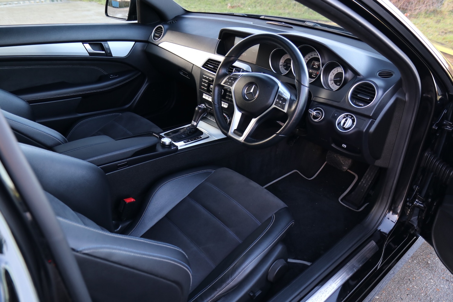 Used Mercedes-Benz C Class 2014 for sale - 77262274: Photo 32