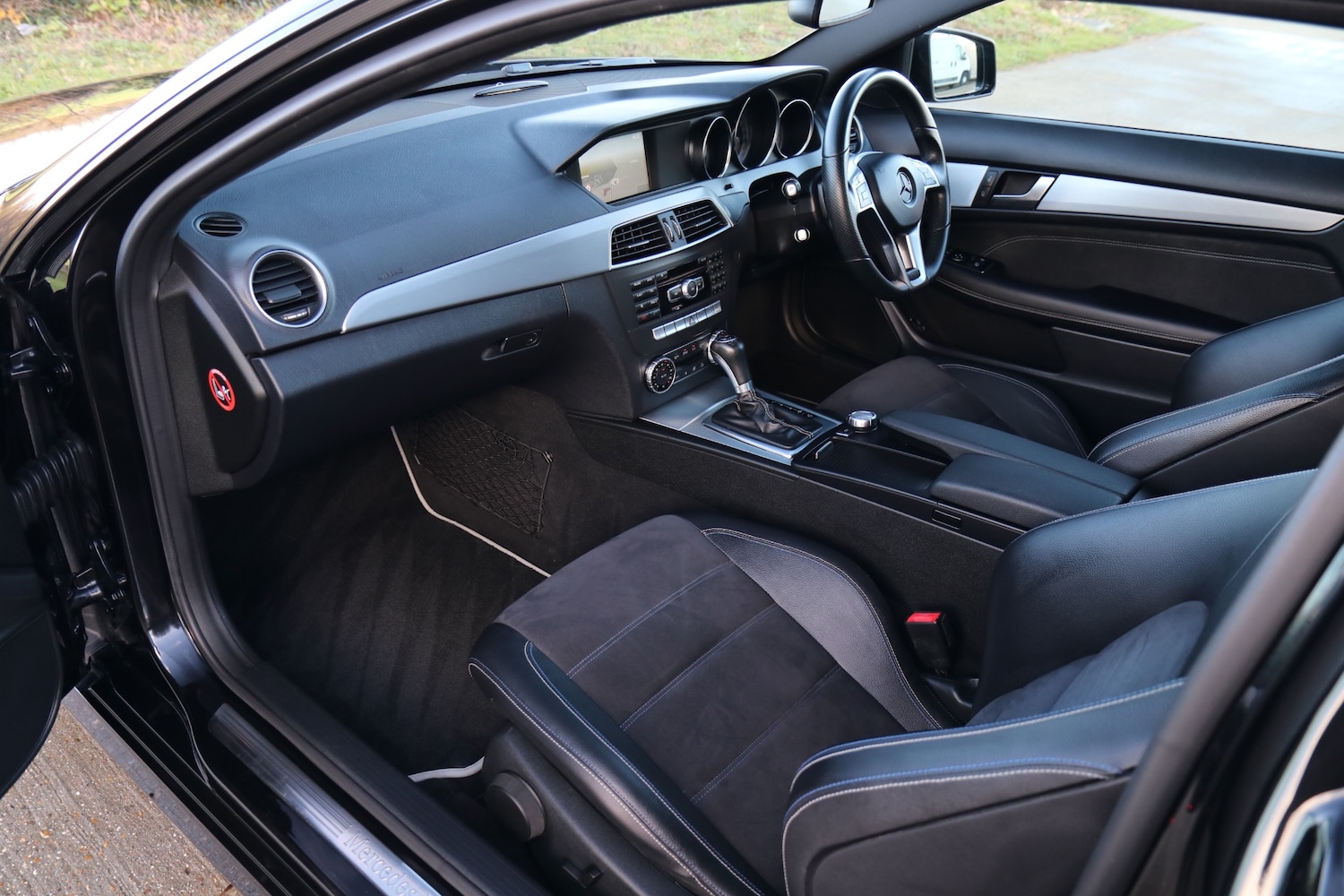 Used Mercedes-Benz C Class 2014 for sale - 77262274: Photo 33