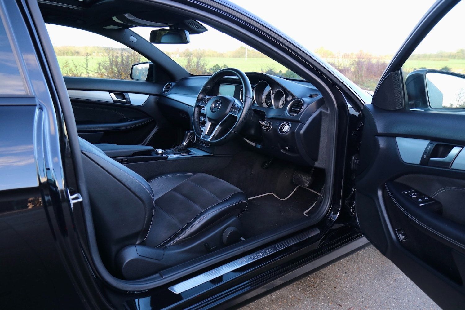 Used Mercedes-Benz C Class 2014 for sale - 77262274: Photo 8