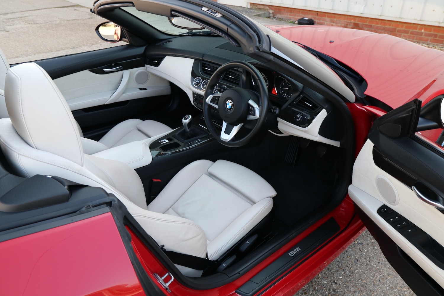 Used BMW Z4 2011 for sale - 77975990: Photo 31