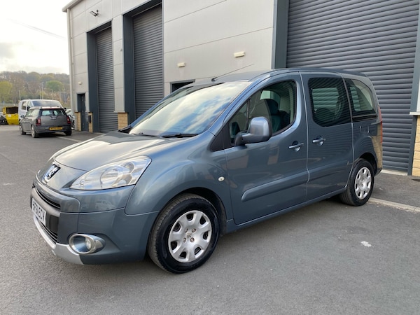 Used Peugeot Partner Tepee 2011 for sale - 74323310: Photo 2